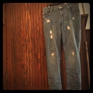 Serena 7 distressed jeans